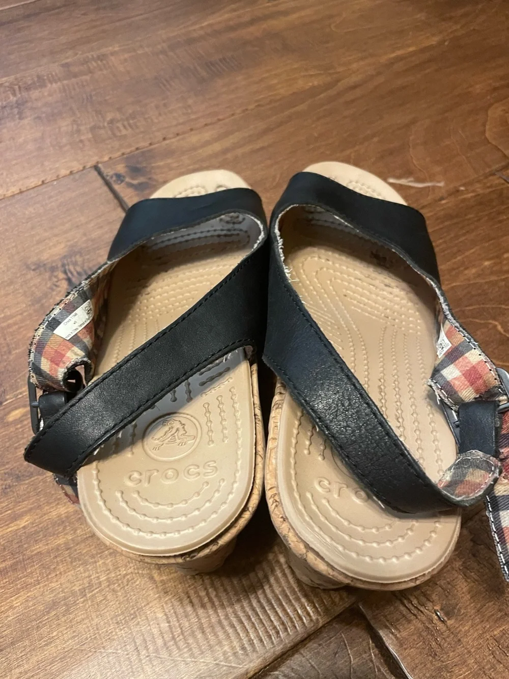 CROCS leigh cork